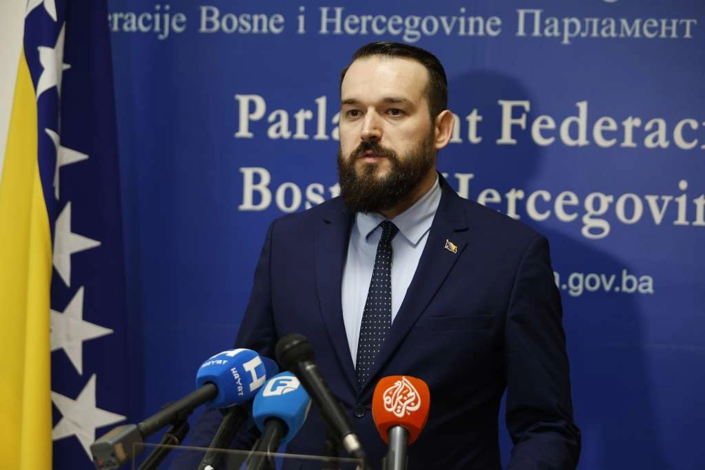 Čavalić: Moramo imati odgovor na carinsku politiku Trumpa